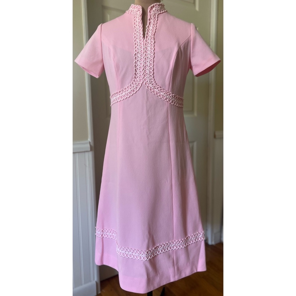 Vintage 1960’s Henry Lee Pink Mandarin Collar Dress With Piping Size Small